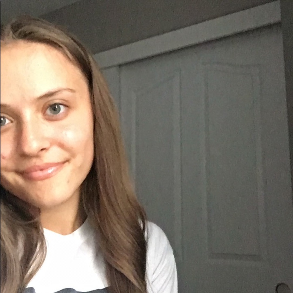 Meet your Posher, Angela